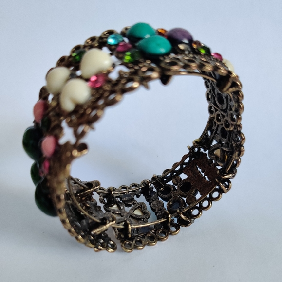Y2K Multicolor Hearts Bracelet - Picture 10 of 11